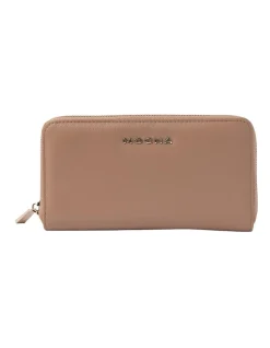 Mocha Kristi Leather Wallet In Taupe