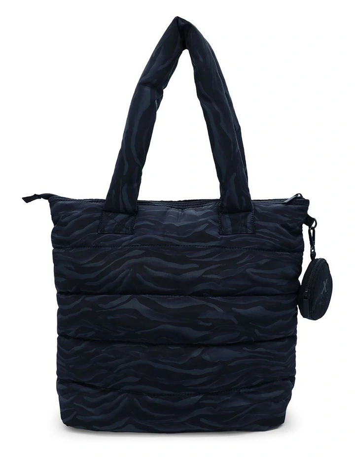 X Y Active Quilted Tote Bag In Black 5 X Y Active Quilted Tote Bag In Black - Image 3