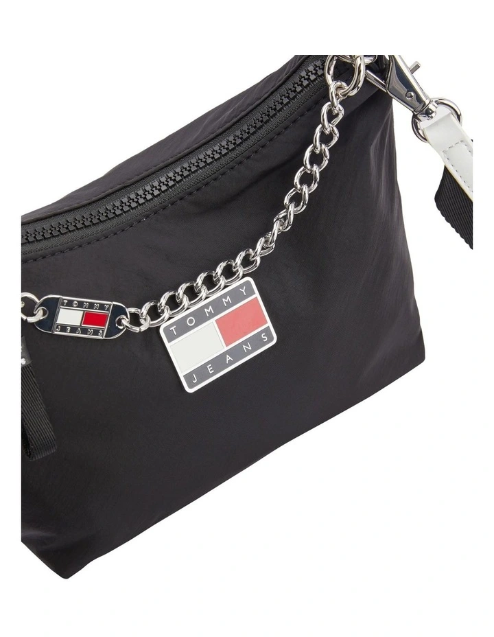 Tommy Jeans Badge Plaque Shoulder Bag In Black 6 Tommy Jeans Badge Plaque Shoulder Bag In Black - Image 4