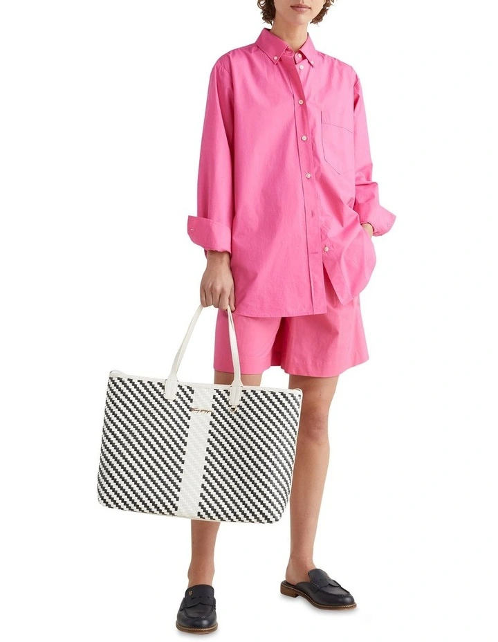 Tommy Hilfiger Iconic Woven Tote Bag In Navy/White 4 Tommy Hilfiger Iconic Woven Tote Bag In Navy/White - Image 2