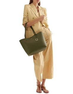 Lauren Ralph Lauren Reversible Tote Bag Zebra Ptchwrk In Clsc Olive/Olive 9 Lauren Ralph Lauren Reversible Tote Bag Zebra Ptchwrk In Clsc Olive/Olive -Mocha shop 934583320 3 720x928