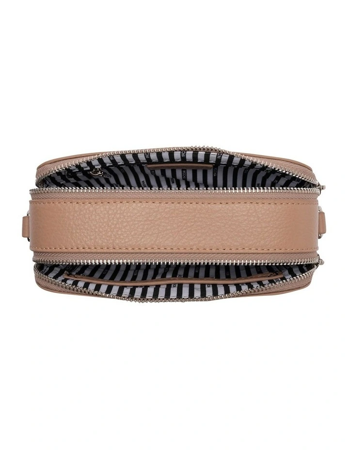 Mocha Alicia Leather Double Zip Crossbody In Taupe 5 Mocha Alicia Leather Double Zip Crossbody In Taupe - Image 3